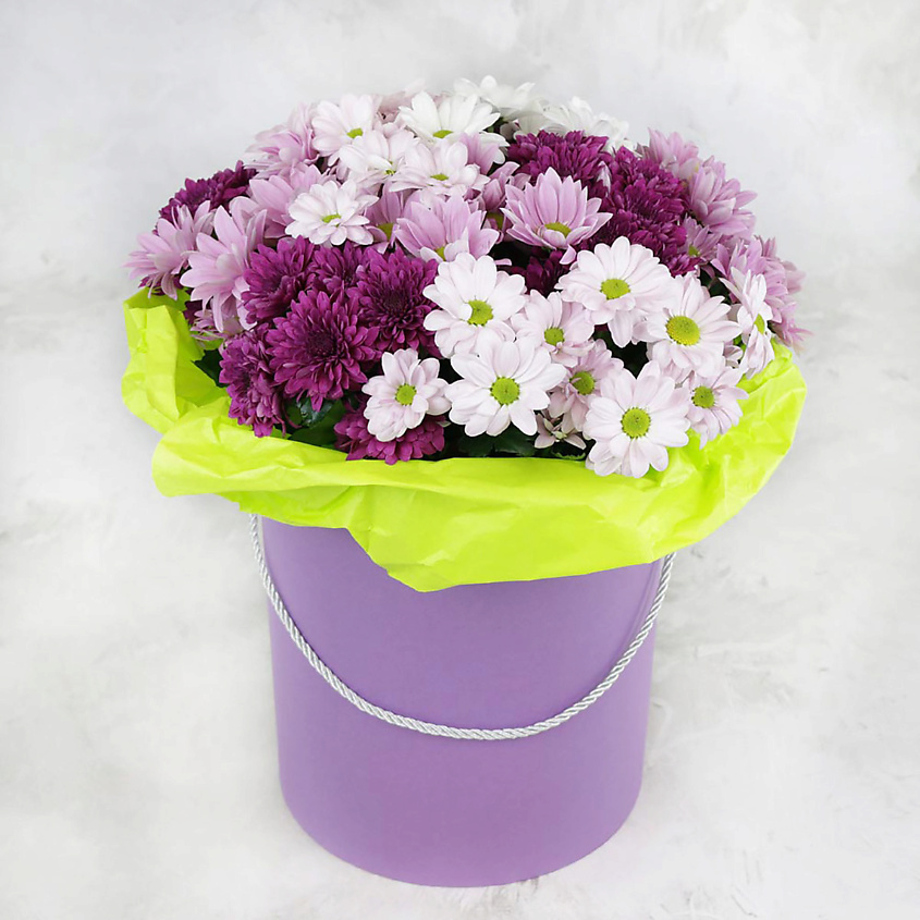 Изображение товара БУКЕТ МАРКЕТ ДАРИТЕ С УДОВОЛЬСТВИЕМ Композиция из 15 кустовых хризантем в коробке, 1 шт.