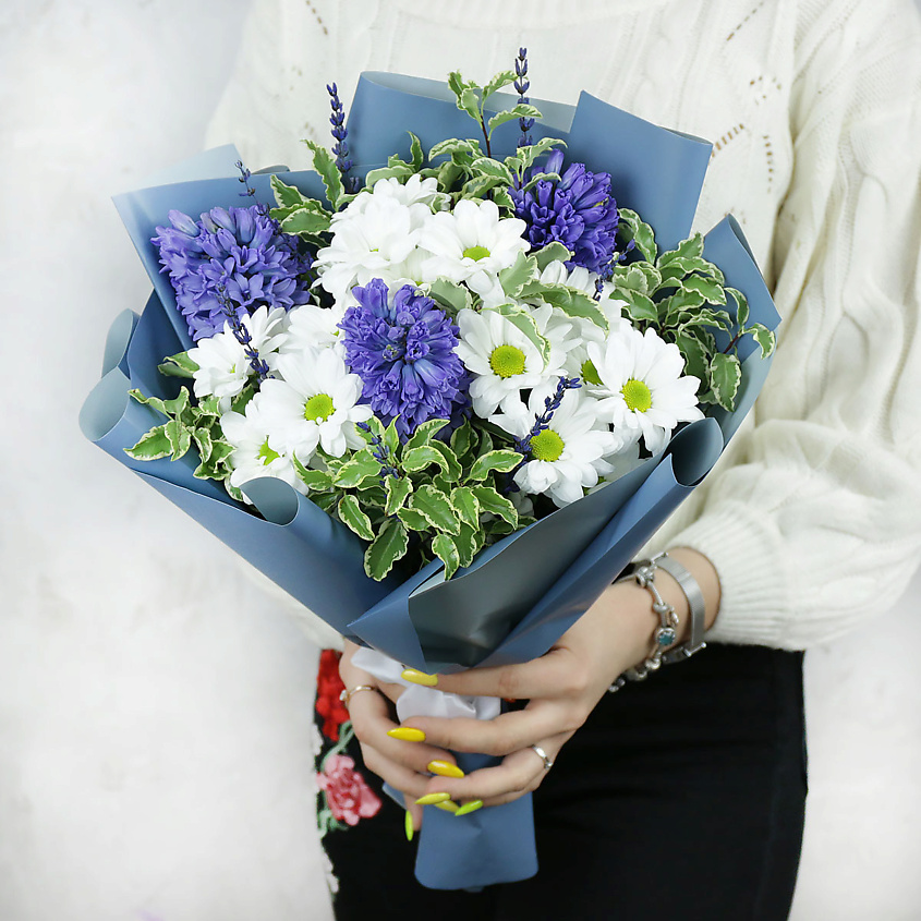 Изображение товара БУКЕТ МАРКЕТ ДАРИТЕ С УДОВОЛЬСТВИЕМ Букет из хризантем, гиацинта и лаванды, 1 шт.
