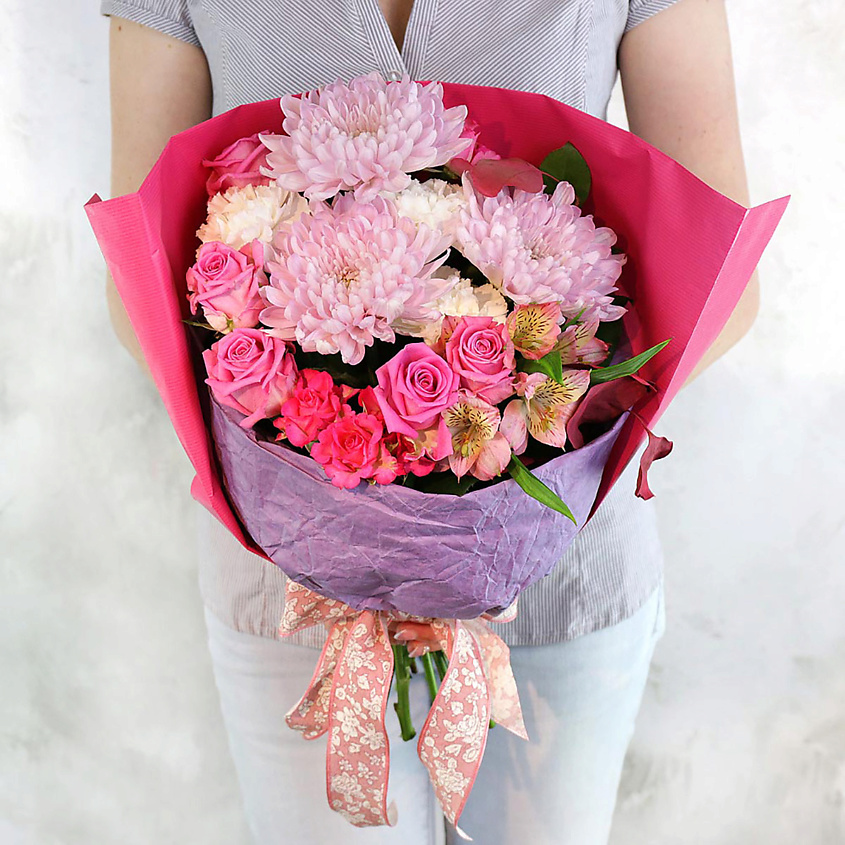 Изображение товара Стильный букет хризантем, гвоздик и роз на любой случай