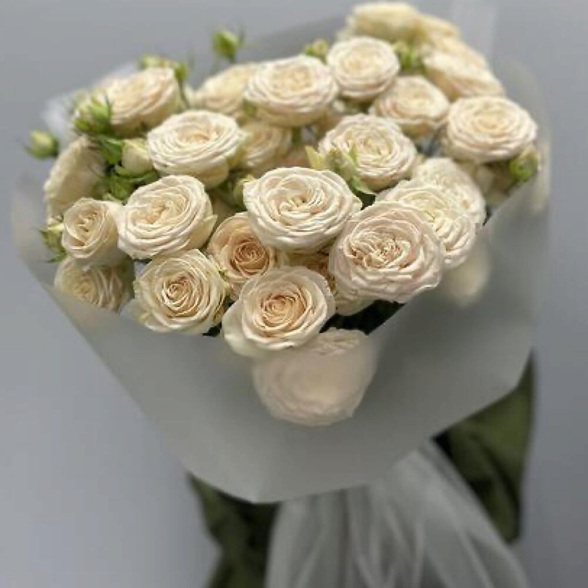 Изображение товара CHALET GREEN Букет из 9 кустовых роз - свежесть и красота