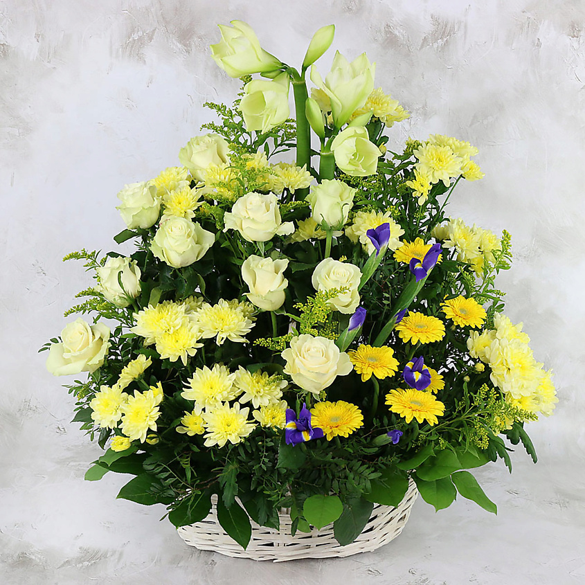Изображение товара Траурная композиция из роз, ирисов и хризантем - Букет живых цветов