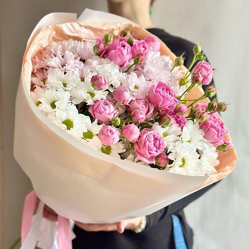 

CHALET GREEN Яркий букет из пионовидных роз и хризантем, Яркий букет из пионовидных роз и хризантем