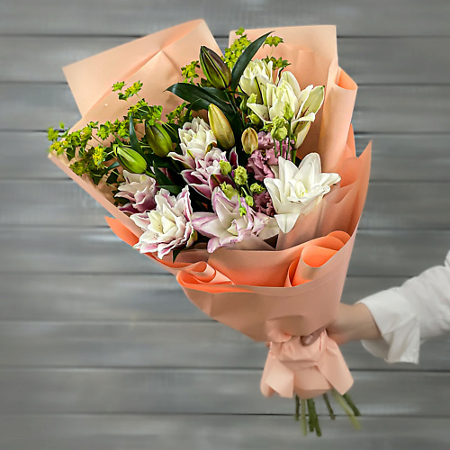 

БУКЕТ МАРКЕТ ДАРИТЕ С УДОВОЛЬСТВИЕМ Букет из восточных лилий и лизиантуса, Букет из восточных лилий и лизиантуса