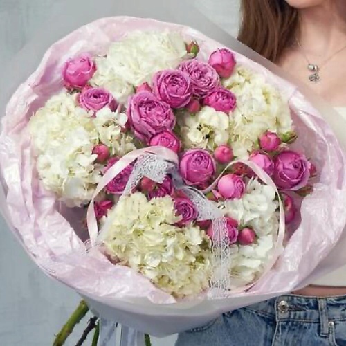 

CHALET GREEN Букет из гортензии и кустовой пионовидной розы, Букет из гортензии и кустовой пионовидной розы