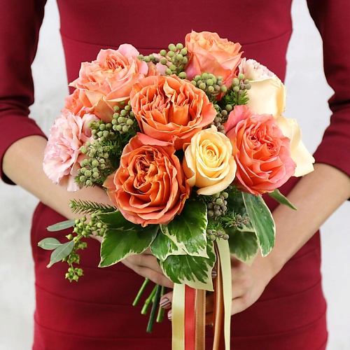 

БУКЕТ МАРКЕТ ДАРИТЕ С УДОВОЛЬСТВИЕМ Букет из роз, гвоздик, капса и эвкалипта, Букет из роз, гвоздик, капса и эвкалипта