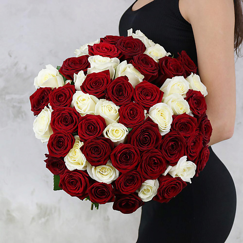 

БУКЕТ МАРКЕТ ДАРИТЕ С УДОВОЛЬСТВИЕМ Букет из 51 красной и белой розы Россия 60 см., Букет из 51 красной и белой розы Россия 60 см.