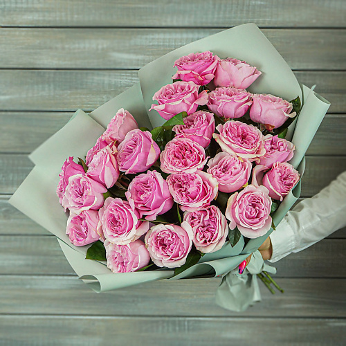 

БУКЕТ МАРКЕТ ДАРИТЕ С УДОВОЛЬСТВИЕМ Букет из 25 ярко-розовых пионовидных роз, Букет из 25 ярко-розовых пионовидных роз