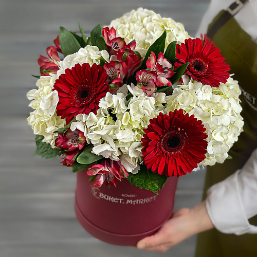 

БУКЕТ МАРКЕТ ДАРИТЕ С УДОВОЛЬСТВИЕМ Композиция в шляпной коробке из гортензий, гербер и альстромерий, Композиция в шляпной коробке из гортензий, гербер и альстромерий