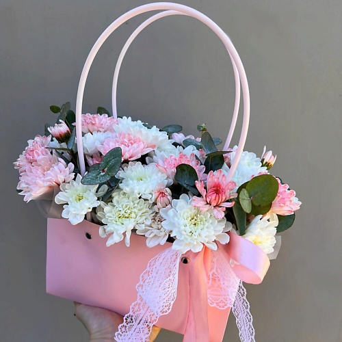 

MERSI FLOWERS Нежная сумочка с хризантемой и эвкалиптом, Нежная сумочка с хризантемой и эвкалиптом