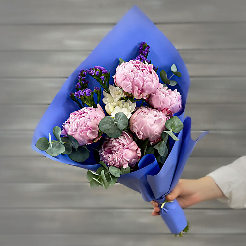 

БУКЕТ МАРКЕТ ДАРИТЕ С УДОВОЛЬСТВИЕМ Букет из пионов и фрезий, Букет из пионов и фрезий