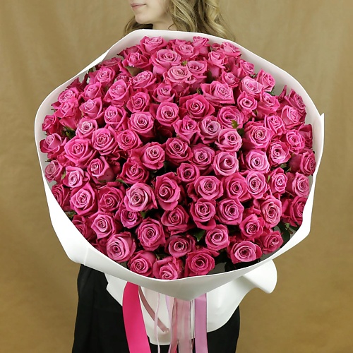 

БУКЕТ МАРКЕТ ДАРИТЕ С УДОВОЛЬСТВИЕМ Букет из 101 розовой розы в упаковке Россия 60 см., Букет из 101 розовой розы в упаковке Россия 60 см.