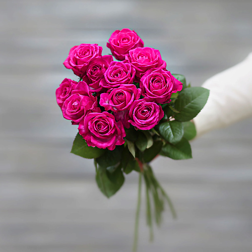 

БУКЕТ МАРКЕТ ДАРИТЕ С УДОВОЛЬСТВИЕМ Букет из 11 малиновых роз (Россия) с лентой 60 см, Букет из 11 малиновых роз (Россия) с лентой 60 см
