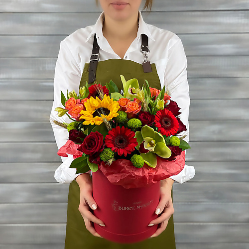 

БУКЕТ МАРКЕТ ДАРИТЕ С УДОВОЛЬСТВИЕМ Композиция в шляпной коробке из подсолнуха, роз и гербер, Композиция в шляпной коробке из подсолнуха, роз и гербер