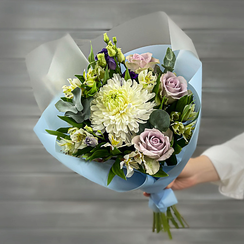 

БУКЕТ МАРКЕТ ДАРИТЕ С УДОВОЛЬСТВИЕМ Букет из хризантемы, сиреневых роз и альстромерий, Букет из хризантемы, сиреневых роз и альстромерий