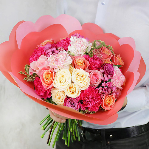 

БУКЕТ МАРКЕТ ДАРИТЕ С УДОВОЛЬСТВИЕМ Букет из гвоздик и роз с листьями питтоспорума, Букет из гвоздик и роз с листьями питтоспорума