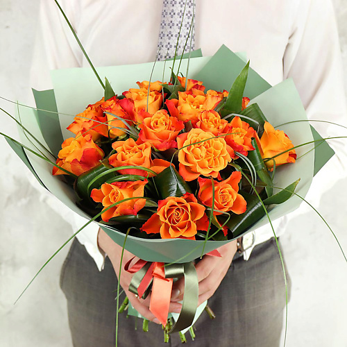 

БУКЕТ МАРКЕТ ДАРИТЕ С УДОВОЛЬСТВИЕМ Букет из оранжевых роз с листьями берграсс, Букет из оранжевых роз с листьями берграсс