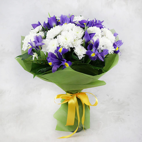 

БУКЕТ МАРКЕТ ДАРИТЕ С УДОВОЛЬСТВИЕМ Букет из ирисов и кустовых хризантем в фетре, Букет из ирисов и кустовых хризантем в фетре