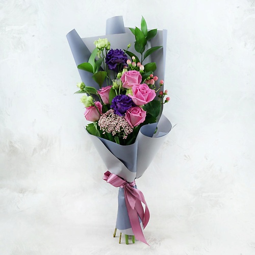 

БУКЕТ МАРКЕТ ДАРИТЕ С УДОВОЛЬСТВИЕМ Букет из роз, озатамнуса и лизиантуса, Букет из роз, озатамнуса и лизиантуса