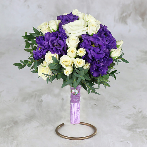 

БУКЕТ МАРКЕТ ДАРИТЕ С УДОВОЛЬСТВИЕМ Бело-фиолетовый букет невесты из роз и лизиантуса, Бело-фиолетовый букет невесты из роз и лизиантуса