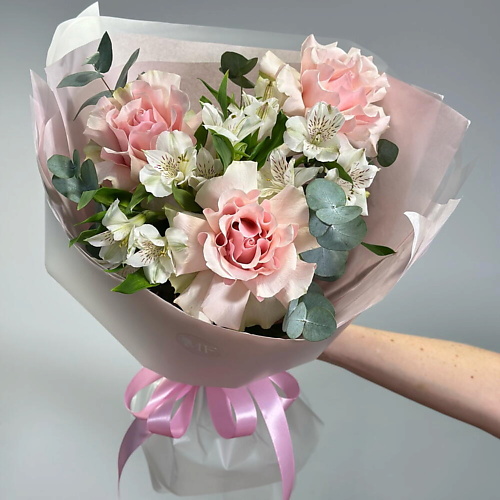 

MERSI FLOWERS Шарм. Букет с французской розой фрутетта, белой альстромерией и эвкалиптом, Шарм. Букет с французской розой фрутетта, белой альстромерией и эвкалиптом