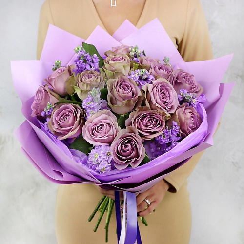 

БУКЕТ МАРКЕТ ДАРИТЕ С УДОВОЛЬСТВИЕМ Букет из роз и маттиол в упаковке, Букет из роз и маттиол в упаковке