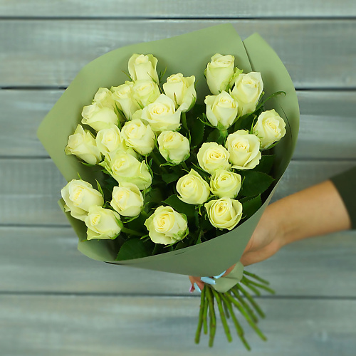 

БУКЕТ МАРКЕТ ДАРИТЕ С УДОВОЛЬСТВИЕМ 25 белых роз в упаковке Кения 40 см., 25 белых роз в упаковке Кения 40 см.