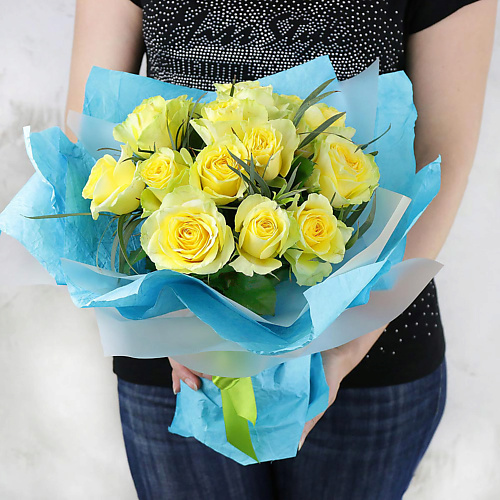 

БУКЕТ МАРКЕТ ДАРИТЕ С УДОВОЛЬСТВИЕМ Букет из желтых роз с эвкалиптом в оригинальной упаковке, Букет из желтых роз с эвкалиптом в оригинальной упаковке