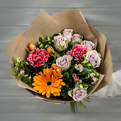 

БУКЕТ МАРКЕТ ДАРИТЕ С УДОВОЛЬСТВИЕМ Букет из сиреневых роз, гвоздик и герберы, Букет из сиреневых роз, гвоздик и герберы