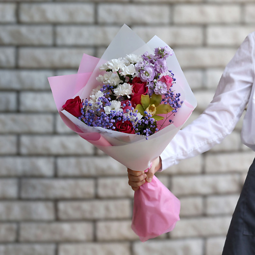 

БУКЕТ МАРКЕТ ДАРИТЕ С УДОВОЛЬСТВИЕМ Букет из роз, хризантем, маттиолы и орхидеи, Букет из роз, хризантем, маттиолы и орхидеи