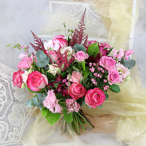 

БУКЕТ МАРКЕТ ДАРИТЕ С УДОВОЛЬСТВИЕМ Букет из роз, латируса и альстромерий, Букет из роз, латируса и альстромерий