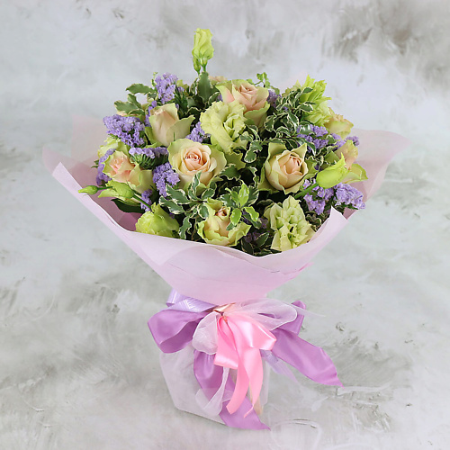 

БУКЕТ МАРКЕТ ДАРИТЕ С УДОВОЛЬСТВИЕМ Букет из роз и статицы в упаковке, Букет из роз и статицы в упаковке