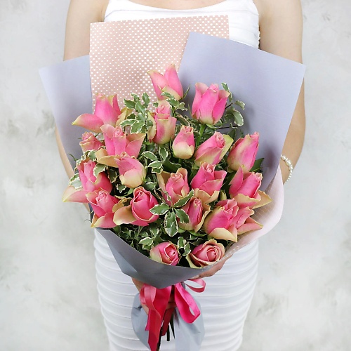 

БУКЕТ МАРКЕТ ДАРИТЕ С УДОВОЛЬСТВИЕМ Букет из 21 розово-зеленых роз Кения 40 см., Букет из 21 розово-зеленых роз Кения 40 см.