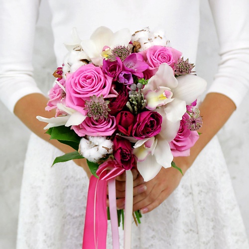 

БУКЕТ МАРКЕТ ДАРИТЕ С УДОВОЛЬСТВИЕМ Букет из кустовых роз, фрезий и орхидей, Букет из кустовых роз, фрезий и орхидей