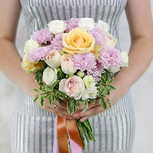 

БУКЕТ МАРКЕТ ДАРИТЕ С УДОВОЛЬСТВИЕМ Букет из роз, лизиантусов и хризантем, Букет из роз, лизиантусов и хризантем