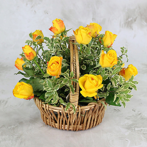 

БУКЕТ МАРКЕТ ДАРИТЕ С УДОВОЛЬСТВИЕМ 15 желтых роз в корзине, Кения, 15 желтых роз в корзине, Кения