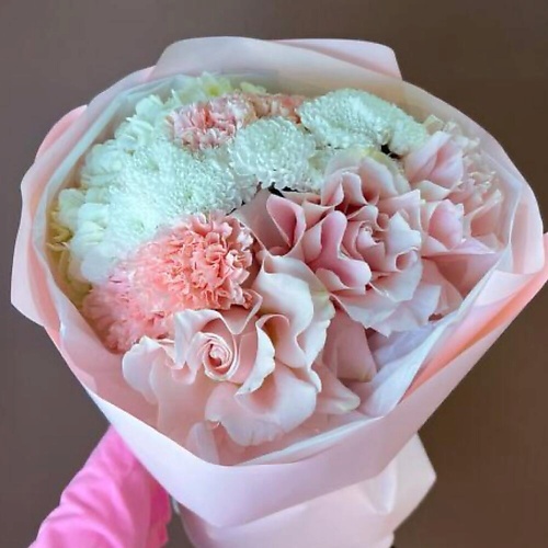 

CHALET GREEN Нежный букет с хризантемами и французскими розами, Нежный букет с хризантемами и французскими розами