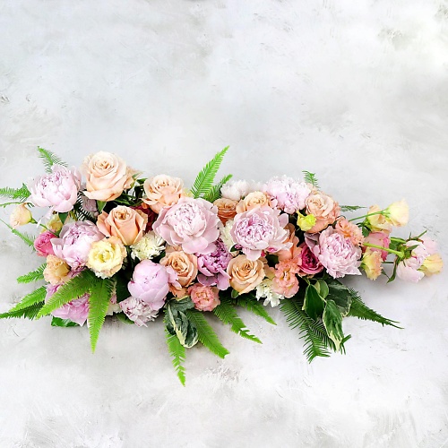 

БУКЕТ МАРКЕТ ДАРИТЕ С УДОВОЛЬСТВИЕМ Композиция из пионов, роз, гвоздик и зелени, Композиция из пионов, роз, гвоздик и зелени