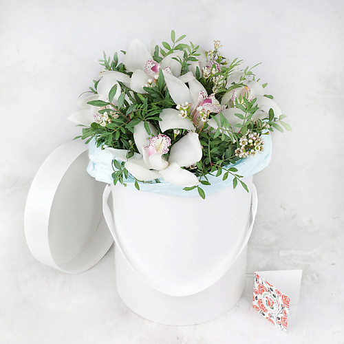 

БУКЕТ МАРКЕТ ДАРИТЕ С УДОВОЛЬСТВИЕМ Композиция из орхидеи и хамелациума в шляпной коробке, Композиция из орхидеи и хамелациума в шляпной коробке