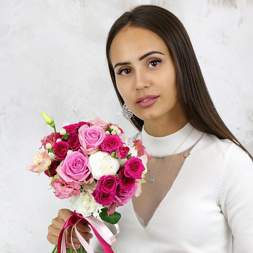 

БУКЕТ МАРКЕТ ДАРИТЕ С УДОВОЛЬСТВИЕМ Букет из кустовых роз, пионов и лизиантусов, Букет из кустовых роз, пионов и лизиантусов