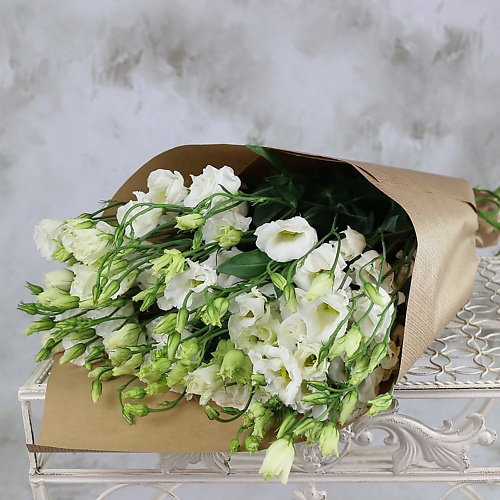 

БУКЕТ МАРКЕТ ДАРИТЕ С УДОВОЛЬСТВИЕМ Букет из 15 белых лизиантусов в крафте, Букет из 15 белых лизиантусов в крафте