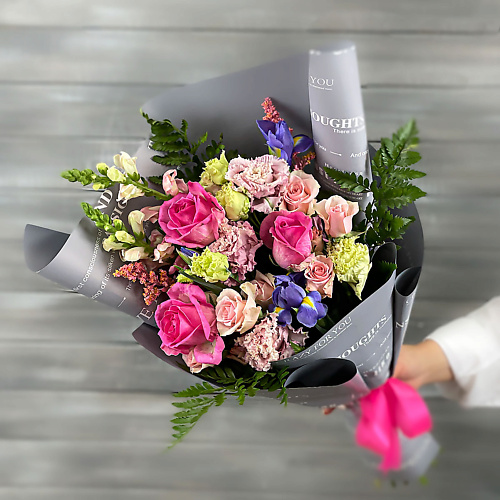 

БУКЕТ МАРКЕТ ДАРИТЕ С УДОВОЛЬСТВИЕМ Букет из роз, эустом и ирисов, Букет из роз, эустом и ирисов