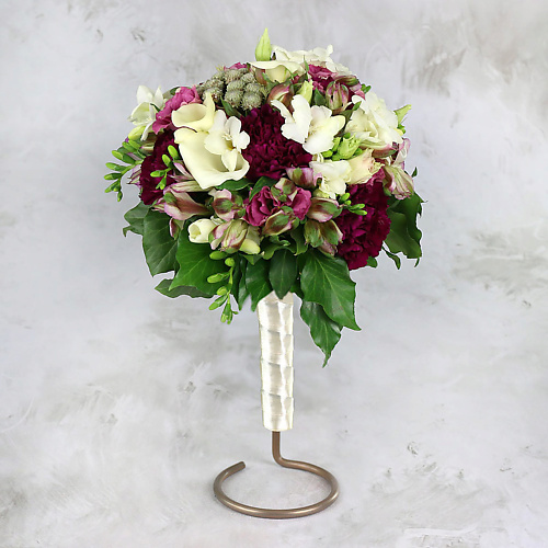 

БУКЕТ МАРКЕТ ДАРИТЕ С УДОВОЛЬСТВИЕМ Букет невесты из калл, альстромерии и фрезии, Букет невесты из калл, альстромерии и фрезии