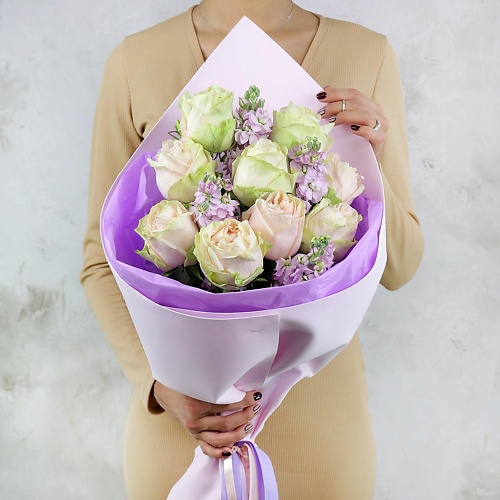 

БУКЕТ МАРКЕТ ДАРИТЕ С УДОВОЛЬСТВИЕМ Нежный букет из роз и маттиолы, Нежный букет из роз и маттиолы