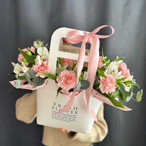 

MERSI FLOWERS Диантусы, альстромерия и эвкалипт в сумочке, Диантусы, альстромерия и эвкалипт в сумочке