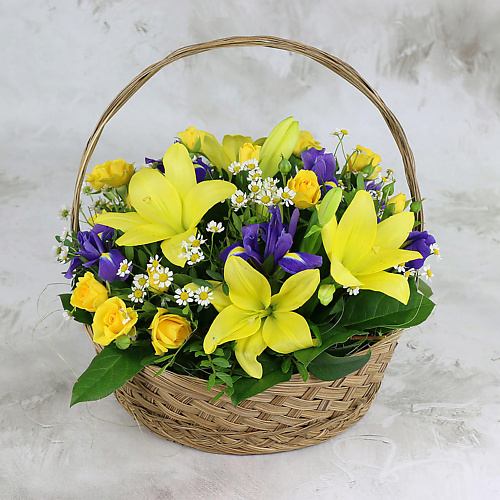 

БУКЕТ МАРКЕТ ДАРИТЕ С УДОВОЛЬСТВИЕМ Композиция из лилий и ирисов, Композиция из лилий и ирисов