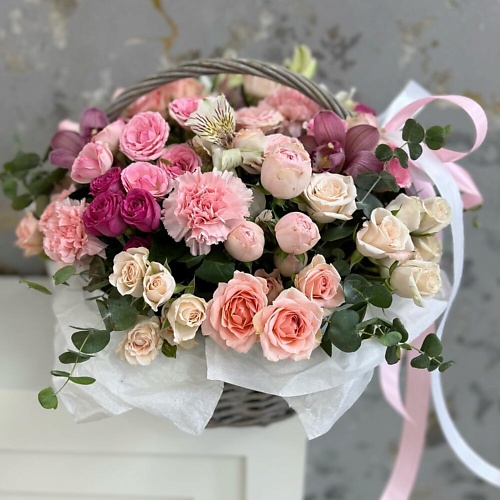 

CHALET GREEN Корзина с пионовидными розами и орхидеями, Корзина с пионовидными розами и орхидеями