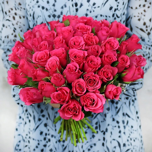 

БУКЕТ МАРКЕТ ДАРИТЕ С УДОВОЛЬСТВИЕМ 65 малиновых роз с лентой Кения 40 см., 65 малиновых роз с лентой Кения 40 см.