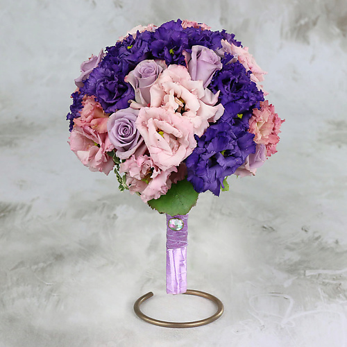 

БУКЕТ МАРКЕТ ДАРИТЕ С УДОВОЛЬСТВИЕМ Розово-фиолетовый букет невесты из роз и лизиантуса, Розово-фиолетовый букет невесты из роз и лизиантуса