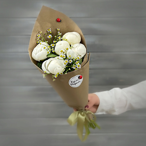 

БУКЕТ МАРКЕТ ДАРИТЕ С УДОВОЛЬСТВИЕМ Букет из пионов и ромашек, Букет из пионов и ромашек