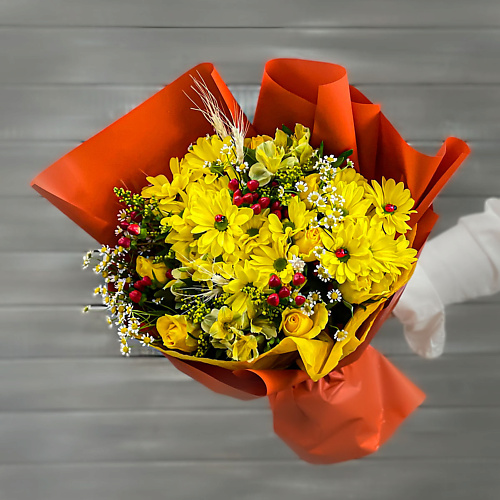 

БУКЕТ МАРКЕТ ДАРИТЕ С УДОВОЛЬСТВИЕМ Букет из желтых кустовых хризантем и роз, Букет из желтых кустовых хризантем и роз